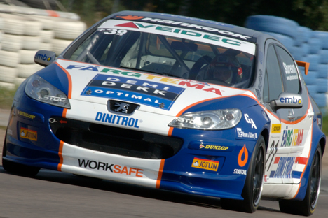 Også Stureson drager mod Vallelunga i sin Peugeot